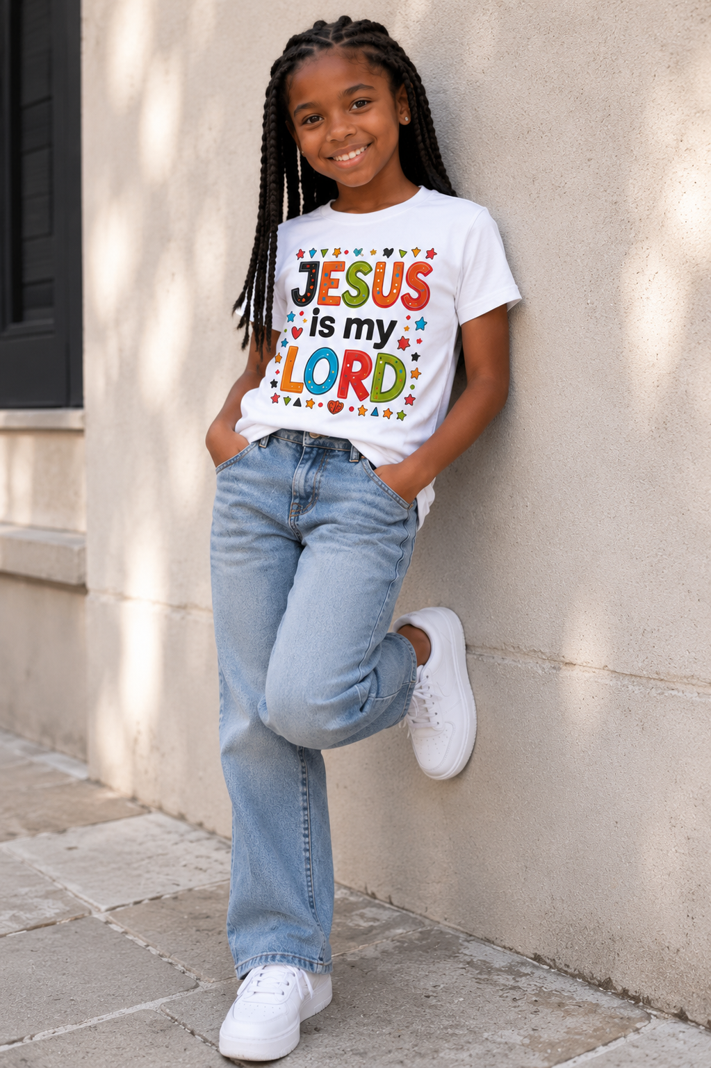 Enfant portant un t-shirt chrétien « Jesus Is My Lord » – Élevé pour Briller